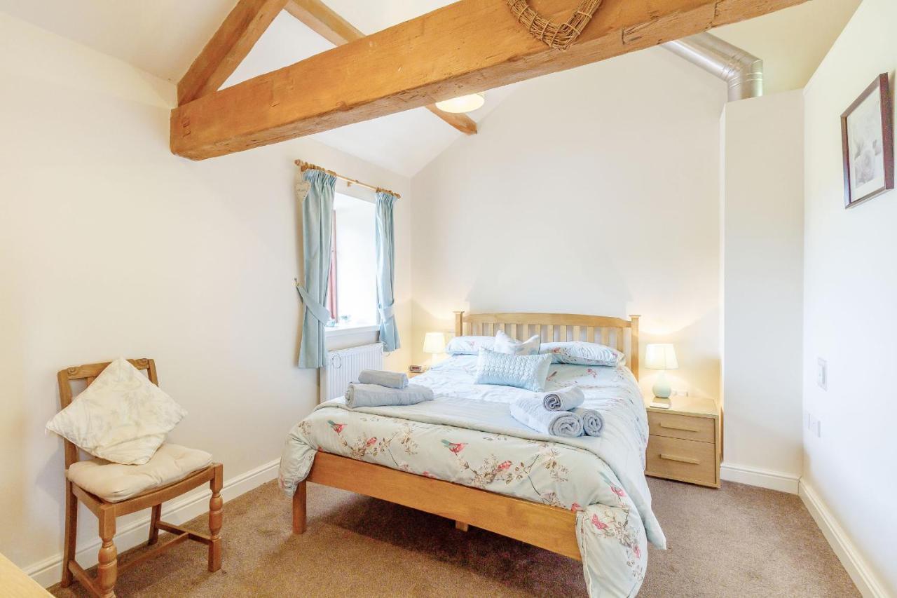 Jim'S Barn Villa Diggle Buitenkant foto